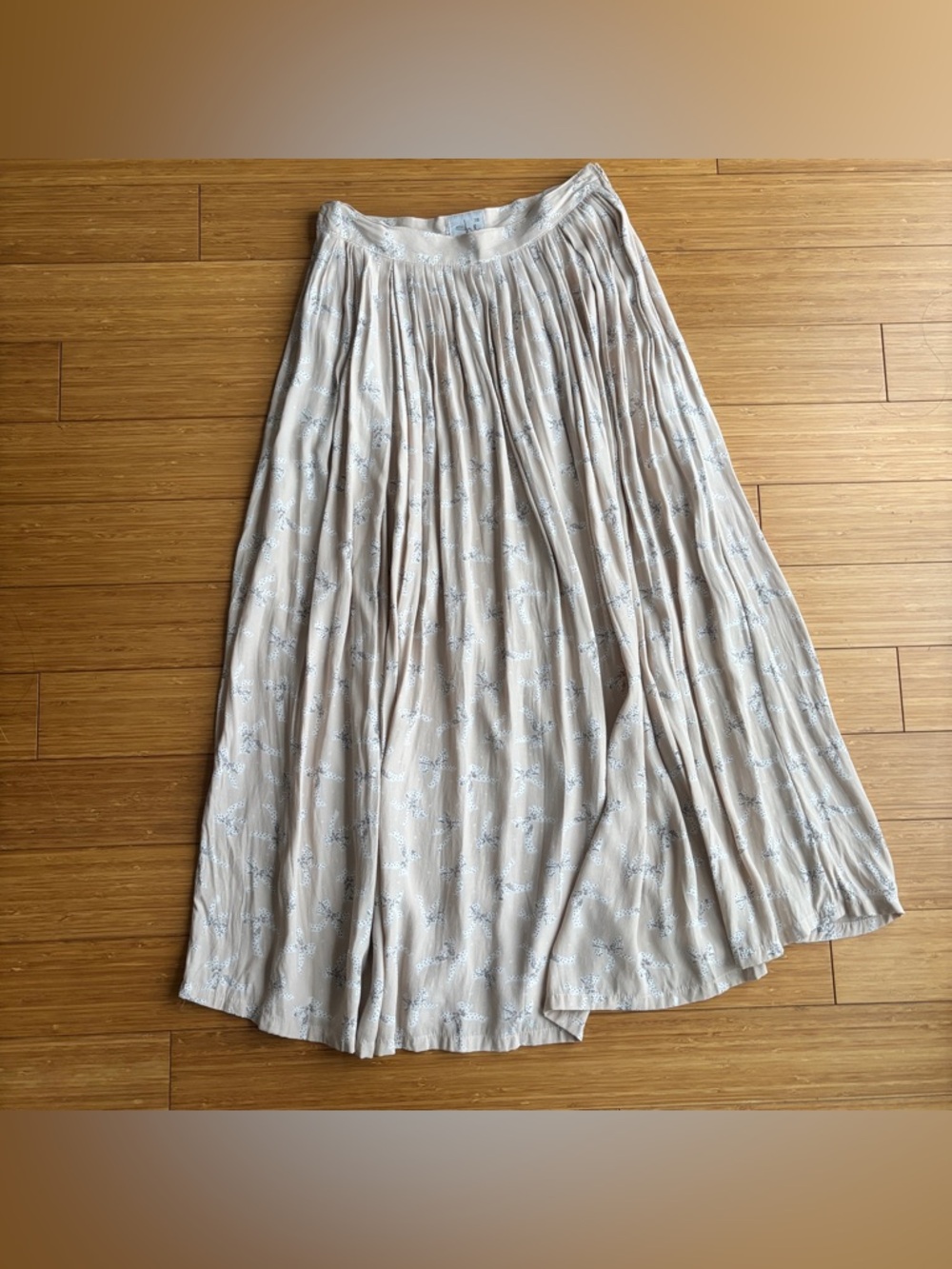 Ballet bow print pleated maxi skirt